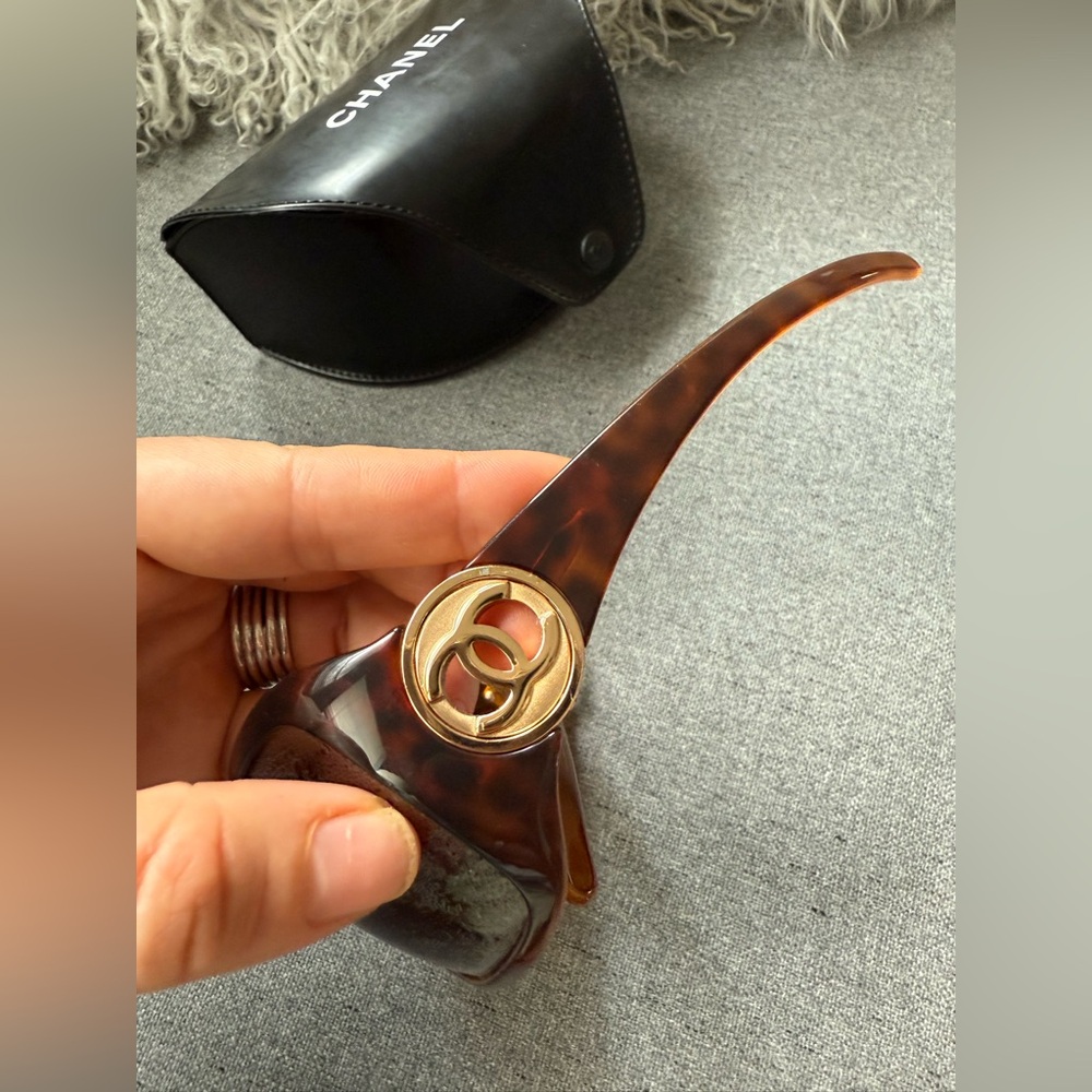 Chanel Vintage Classic Brown Sunglasses - Picture 3 of 11